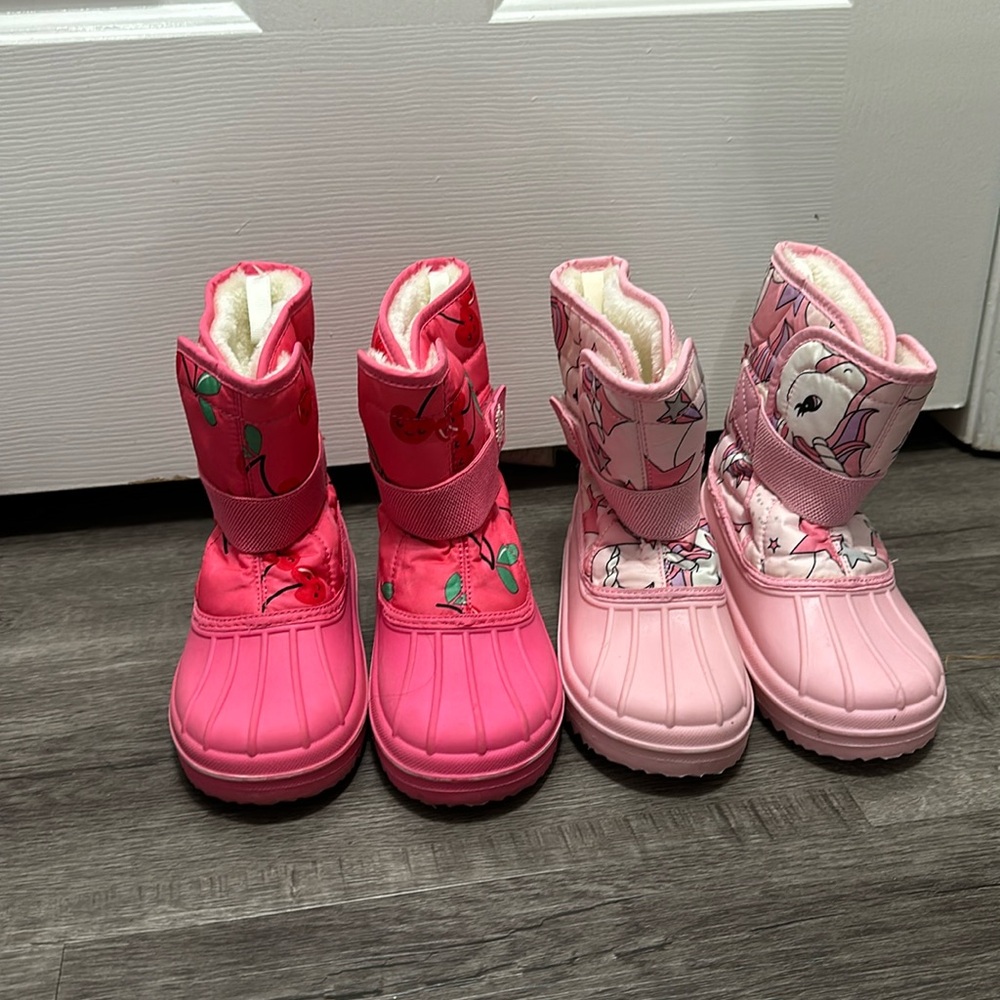 Girls snow boots, children’s place size 10 coordinating boots.